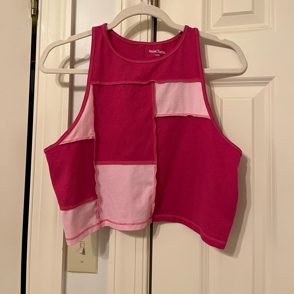 Hollister Social Tourist Crop Top